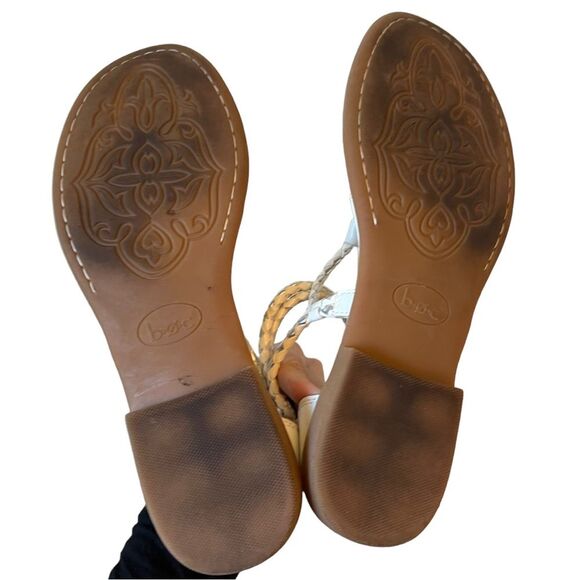 B.o.c Sedge White & Pewter
Womens braided gladiator sandals white size 9 GUC - Picture 14 of 14